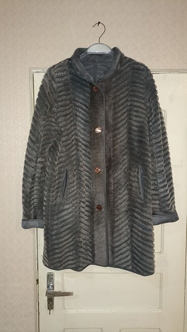Paltolar: Qadın üçün qışlıq palto-dublyonka. İstanbuldan 600& alınıb. iki — 11