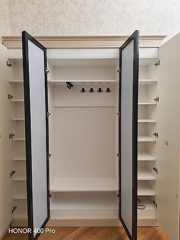 антресоль: Mebel: Üç qapılı paltar dolabı, üst modul ilə Dizayn: Müasir, açıq — 8