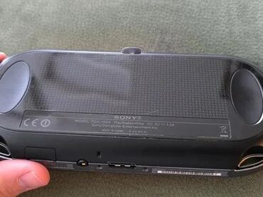 PS Vita (Sony Playstation Vita): Prodajem Sony Playstation VITA konzolu. Model 1004 sa odlicnim OLED — 5