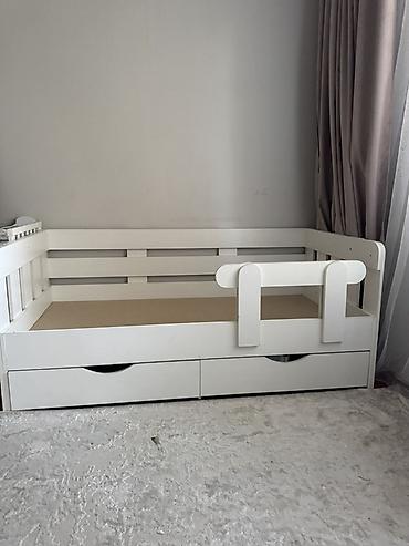 bunk bed: Детская односпальная кровать-диван, белая - Формат: день/ночь — можно — 3