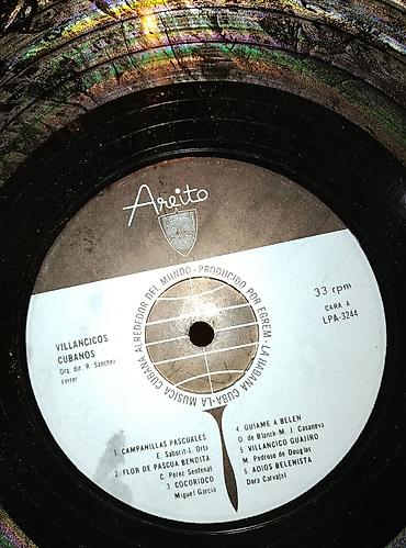 Vinil vallar: Plastinkalar biri 2 manat — 11
