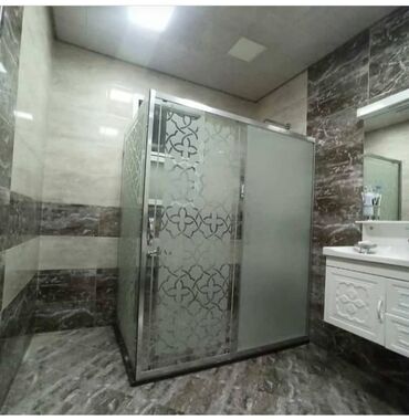 Duş kabinaları, arakəsmələr: Yeni Arakəsmə, Düzbucaqlı, Pulsuz çatdırılma — 18