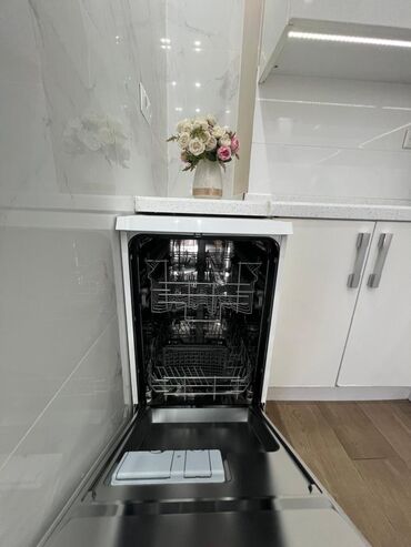 Посуточная аренда квартир: 4 комнаты, Душевая кабина, Постельное белье, Кондиционер — 15