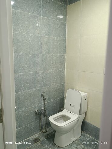 Uzunmüddətli kirayə mənzillər: Yeni tikili binada işıqlı 2 otaqlı studya mənzil.Butun əşyaları ilə — 2