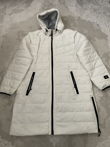 moncler zenske zimske jakne: Bershka, 2XL (EU 44), XL (EU 42), Jednobojni, Sa postavom