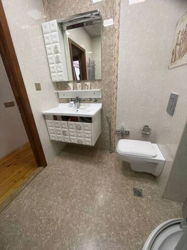 Uzunmüddətli kirayə mənzillər: Nəsimi metrosunun yanı, 9 mərtəbənin,9-cu mərtəbəsində,3 otaqlı geniş — 15