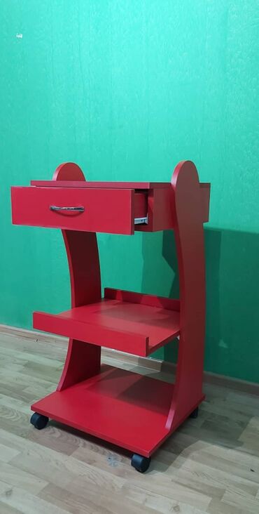 Rəflər, etajerkalar: Daşıyıcı Etejerka Kosmetoloji tibbi ləvazimatları yerləşdirmək üçün — 4