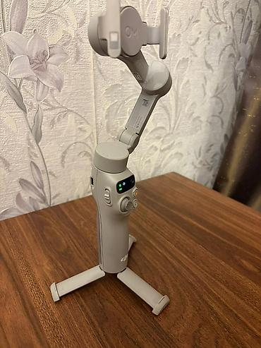 idmana aid şəkillər cəkmək: DJI OM 7 (Osmo Mobile 7) smartfon stabilizatoru Rəng: boz — 3