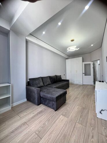 3 комнатная квартира 104 серии бишкек: 1 комната, 43 м², Элитка, 13 этаж, Евроремонт