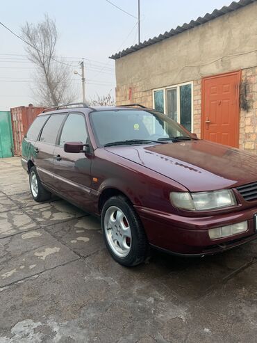 Volkswagen: Volkswagen Passat: 1993 г., 1.8 л, Механика, Газ, Универсал