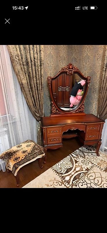 Спальные гарнитуры: Спальный гарнитур в классическом стиле Состав: - Двуспальная кровать — 3