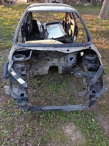 dacia: PREDNJICA ZA PEUGEOT 206 | Prednji deo peugeota 206 u crnoj boji u — 2