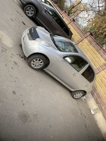 купить к5 в бишкеке: Nissan March серого цвета 2002го года .В отличном состоянии .В хорошем