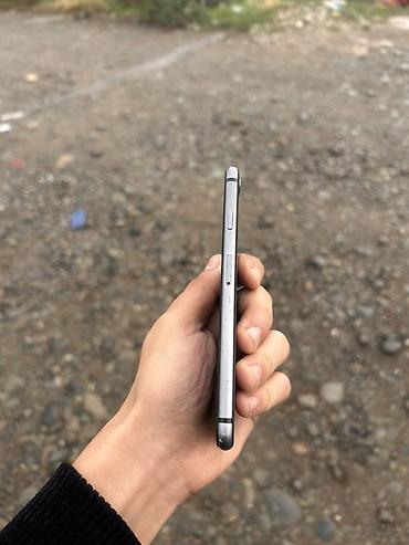 mack book 2012: IPhone 8, 64 GB, Qara, Barmaq izi — 3