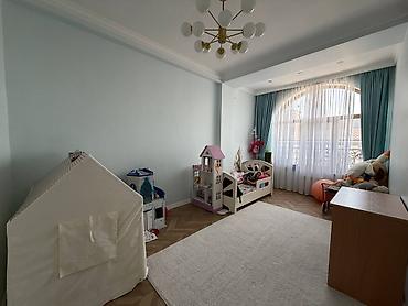 английский квартл: 3 комнаты, 152 м², 13 этаж — 5