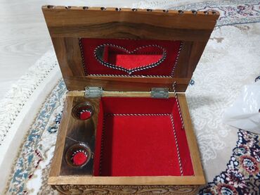 Güzgülər: Əl işı oyma naxışlı taxta qutu - Material: bərk ağac, tamamilə əl