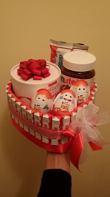 Подарки и сувениры: Подарочные композиции из шоколадок, цветов,мягких игрушек . ко — 16