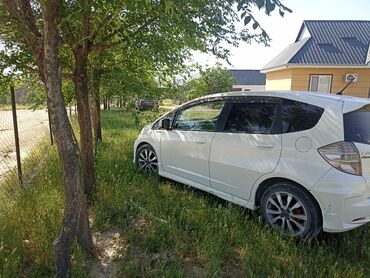Honda: Honda Fit: 2012 г., 1.5 л, Автомат, Бензин, Хэтчбэк