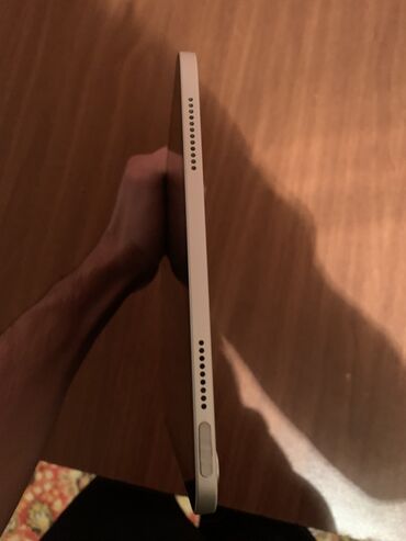 Apple iPad: İşlənmiş Apple iPad 10 (2022), 10,9", 64 GB, Ünvandan götürmə — 4