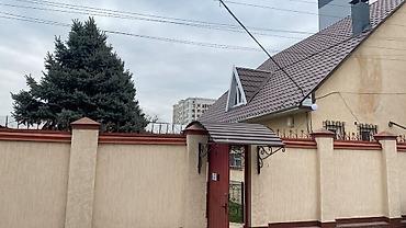 Продажа коттеджей и домов: Продается дом 183 кв Горького х Панфилова 4,5 соток . Отопление — 5