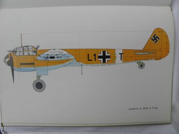 Knjige i stripovi: Knjiga:Military Aircraft 5(Vojni avioni) 34, 5 cm. format, 43 str. + — 4