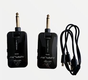 Digər musiqi alətləri: Behringer Airplay AG10 wireless guitar system. İstifadə olunmayıb
