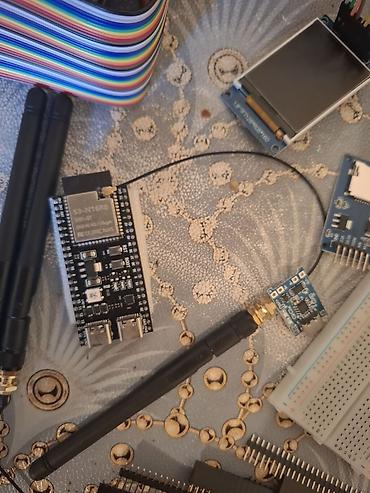 пенни борд купить: ESP32-S3 əsaslı IoT/elektronika dəstı Tərkib: - ESP32-S3 inkişaf — 1