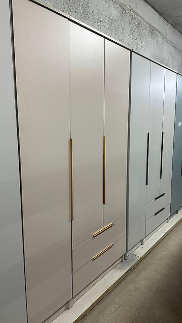 Шифоньеры, шкафы для одежды: Качество на первом месте! Прослужит вам долгие годы! Трехдверный шкаф — 4