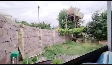 15 mine ev satılır: Gəncə şəhər Gülüstan qəsəbəsi Arkadan sağa birinci küçədə 3.5 sotda — 3
