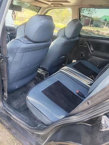 Унаа сатуу: Volkswagen Vento: 1992 г., 1.8 л, Кол менен иштөөчү, Бензин, Седан — 6