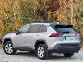 Toyota: Toyota RAV4: 2019 г., Автомат, Бензин — 9