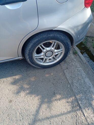 corolla runx: Дөңгөлөктөр монтажда 185 / 65 / R 15, Жай, Колдонулган, Комплект, Жеңил унаалар, Куйма, тешиктери - 4