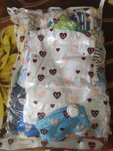 одежды для малышей: Продам огромный пакет вещей на малыша от 0-1,5 лет .(боди,ползунки