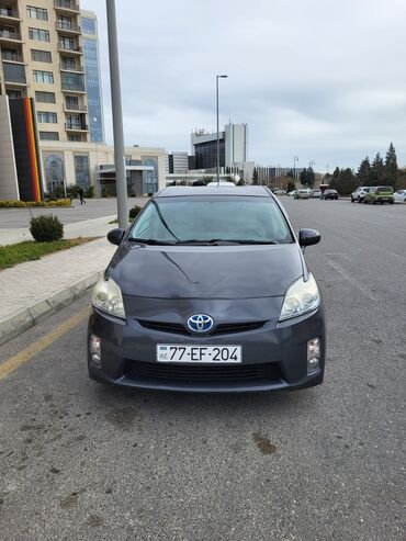 əlimyandı satılan maşınlar: Toyota Prius: 1.8 l | 2011 il Hetçbek