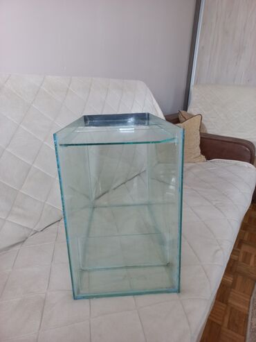 Akvariumi: AKVARIJUMI (tri komada) za ribice dimenzija: D-50cm Š-25cm V-40cm u — 5