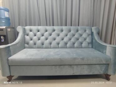 диваны для офиса недорого: Прямой диван, цвет - Голубой, Б/у