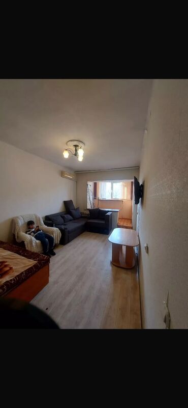 баатир сатылат: 1 комната, 35 м², Индивидуалка, 5 этаж, Старый ремонт