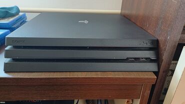 цена sony playstation 3: Na prodaju Ps 4 Pro. Ps je kod mene od kad sam ga kupio, ja sam