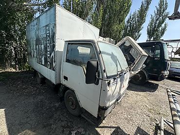 Легкий грузовой транспорт: Легкий грузовик, Mitsubishi, Стандарт — 15