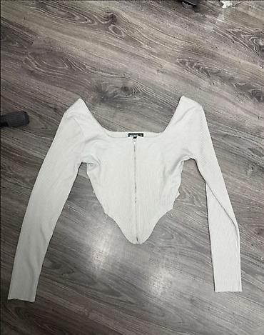 36 broj u cm: Missguided neobična crop top majica veličine 36, odgovara osobama koje — 2