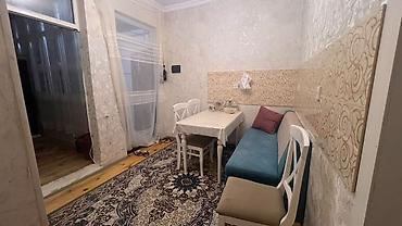 kohne guneslide evler: Xirdalanda 5 nom mektebin yaxinliginda kursulu altı qaracli 4 otagli — 8