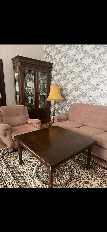 kres: Ruminya mebeli divan ve 2 eded kreslo. divan acilir. divanin eni 1.80 — 1