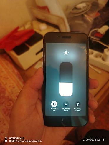 apple se 2020: IPhone 8, 64 GB, Qara, Barmaq izi — 3