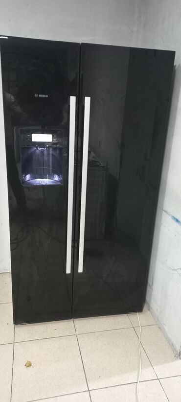 Asia: Bosch Side-by-Side soyuducu - Rəng: parlaq qara, uzun xrom tutacaqlar