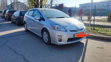 Toyota: Toyota Prius: 2011 г., 1.8 л, Робот, Гибрид, Хэтчбэк