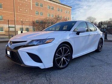 Toyota: Toyota Camry: 0.4 l | 2018 il Sedan