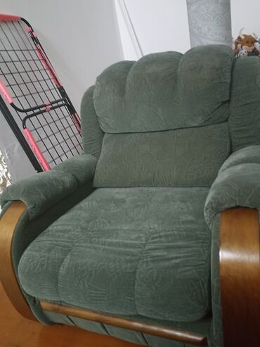 горка мебель: 2 дивана и 2 кресла