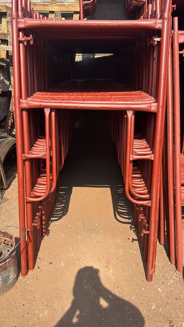 Строительные леса, стойки: Оптом продаю Оптом и в розницу Леса Строительный Леса 500-комп Есть — 3