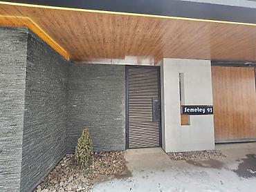 Другие фасадные материалы: Современный частный дом на участке 3,5 сотки под самотделку внутри. - — 10