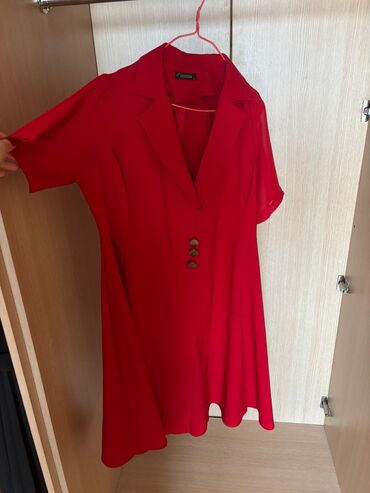 qış donu: Qırmızı rəngdə qadın donu - Brend: Fashion (etiket üzərində) - Stil